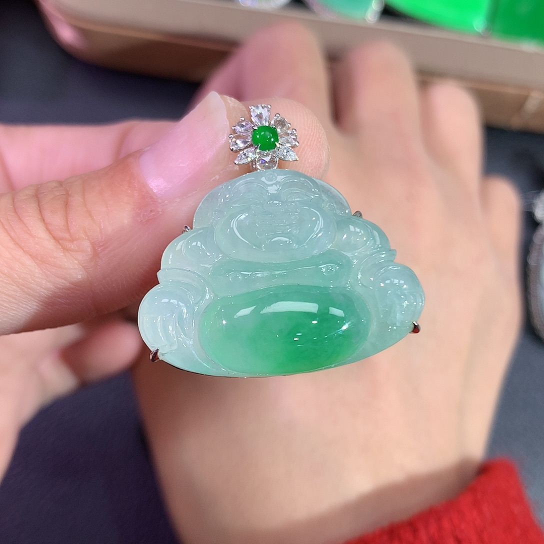 翡翠吊坠(赠链)18K金镶嵌