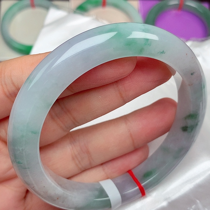 翡翠手镯未镶嵌62.8圈口