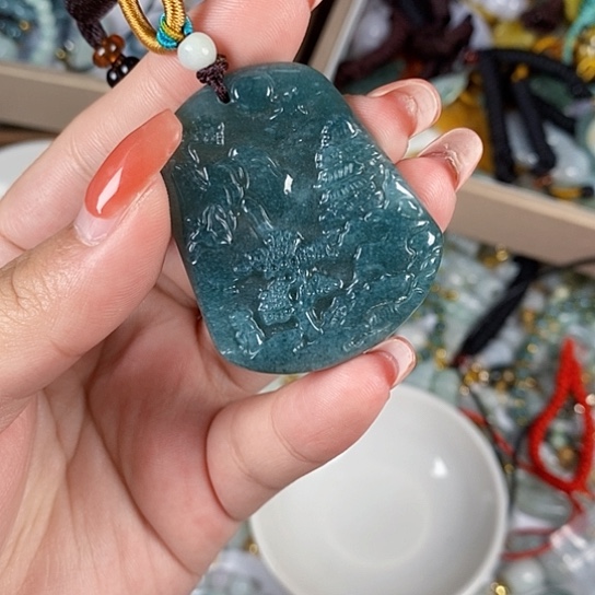 翡翠未镶嵌颈饰天然翡翠山水
