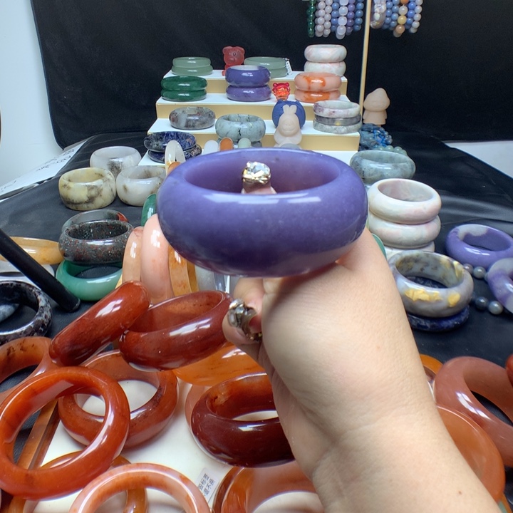 未镶嵌手镯石英质玉