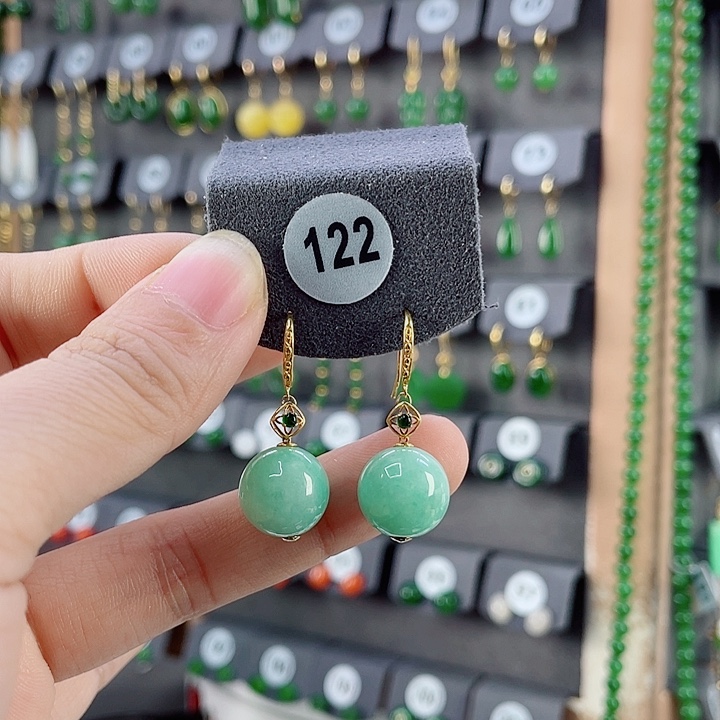 18K金镶嵌翡翠耳饰