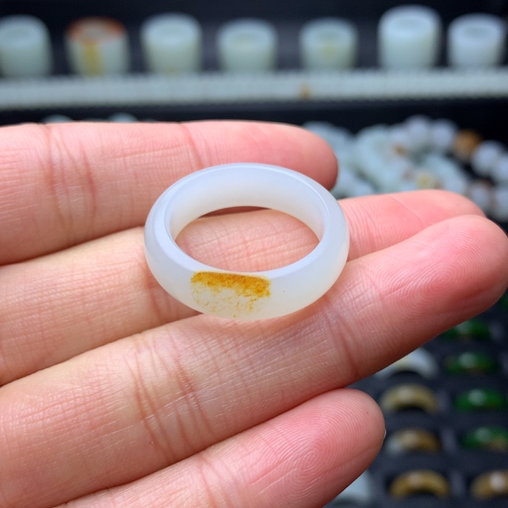 和田玉和田玉未镶嵌刘**！