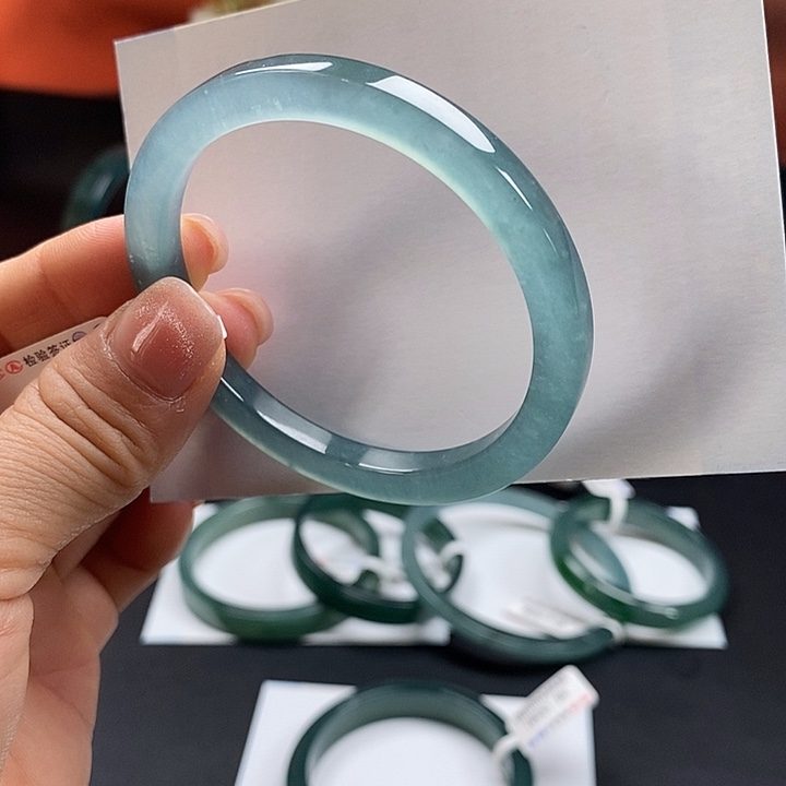 翡翠未镶嵌手镯52尺寸