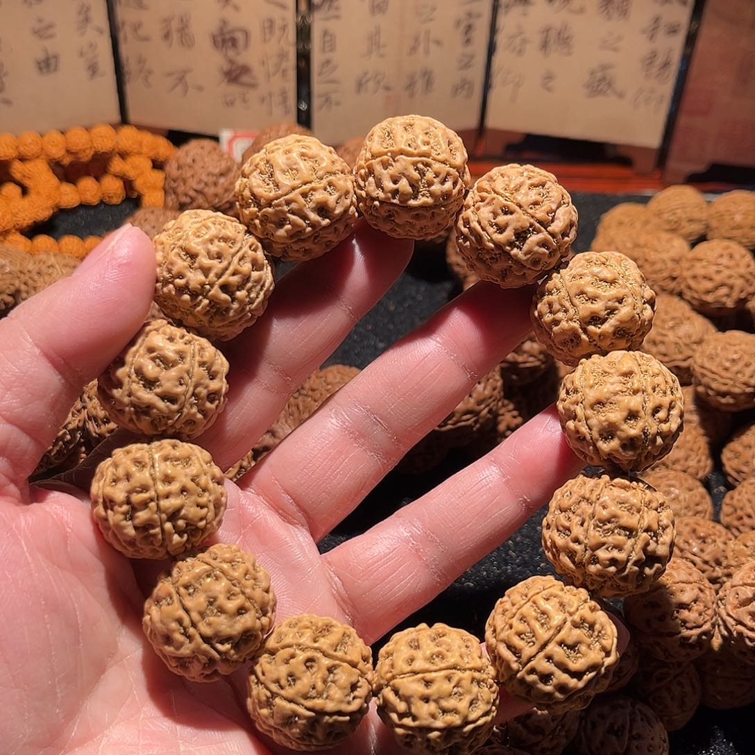 金刚菩提手串7瓣卡24。5号