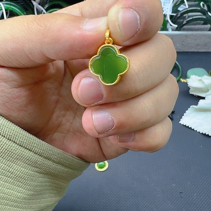 和田玉（碧玉）颈饰银S925镀金镶嵌