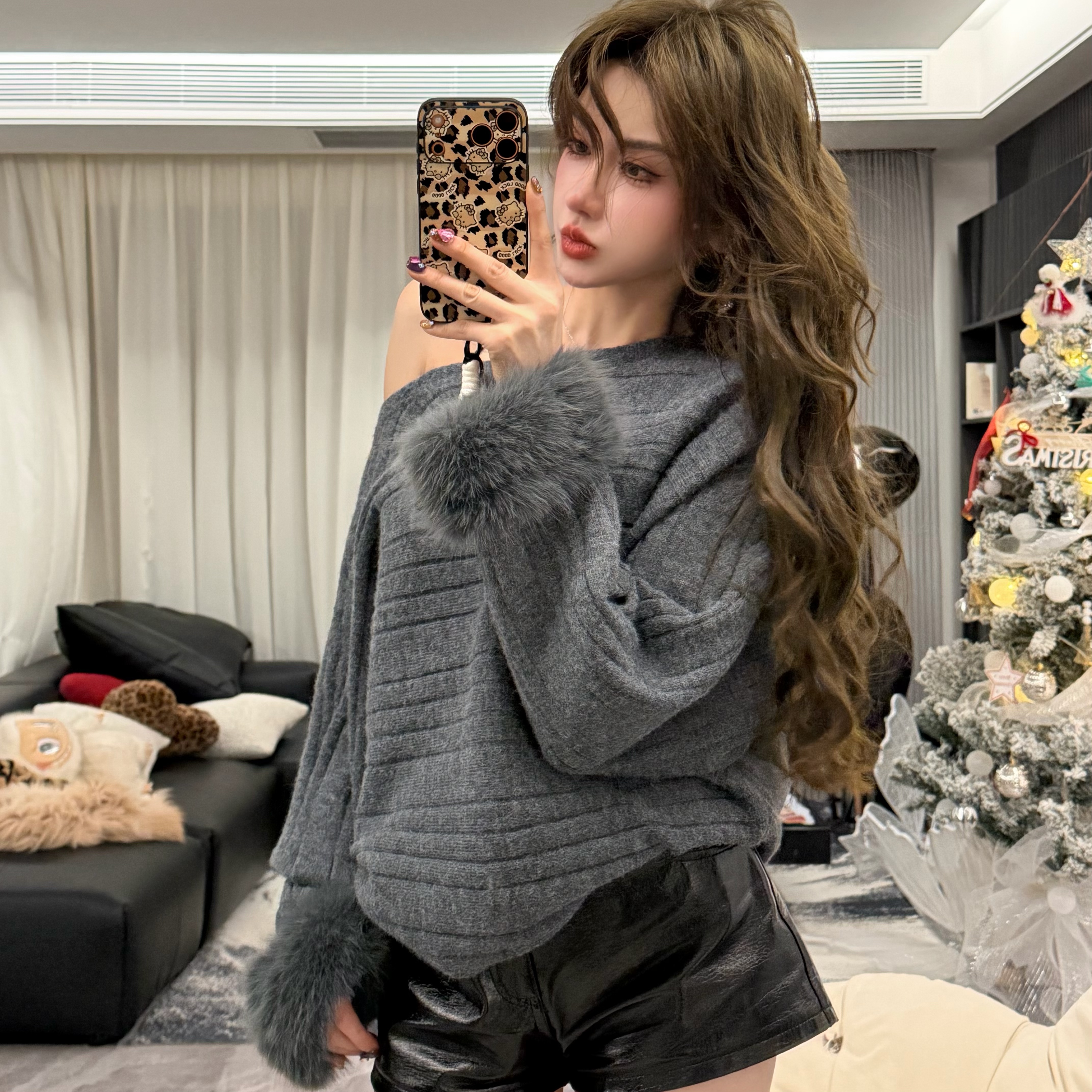 （浠儿姐姐）性感斜领露肩针织衫女秋冬毛毛拼接毛衣上衣洋气时尚