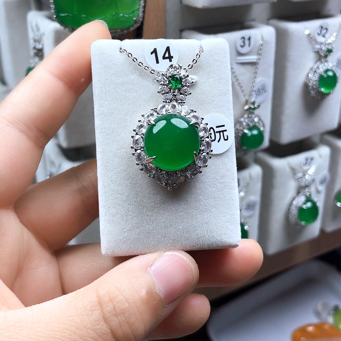 玛瑙/玉髓颈饰合金