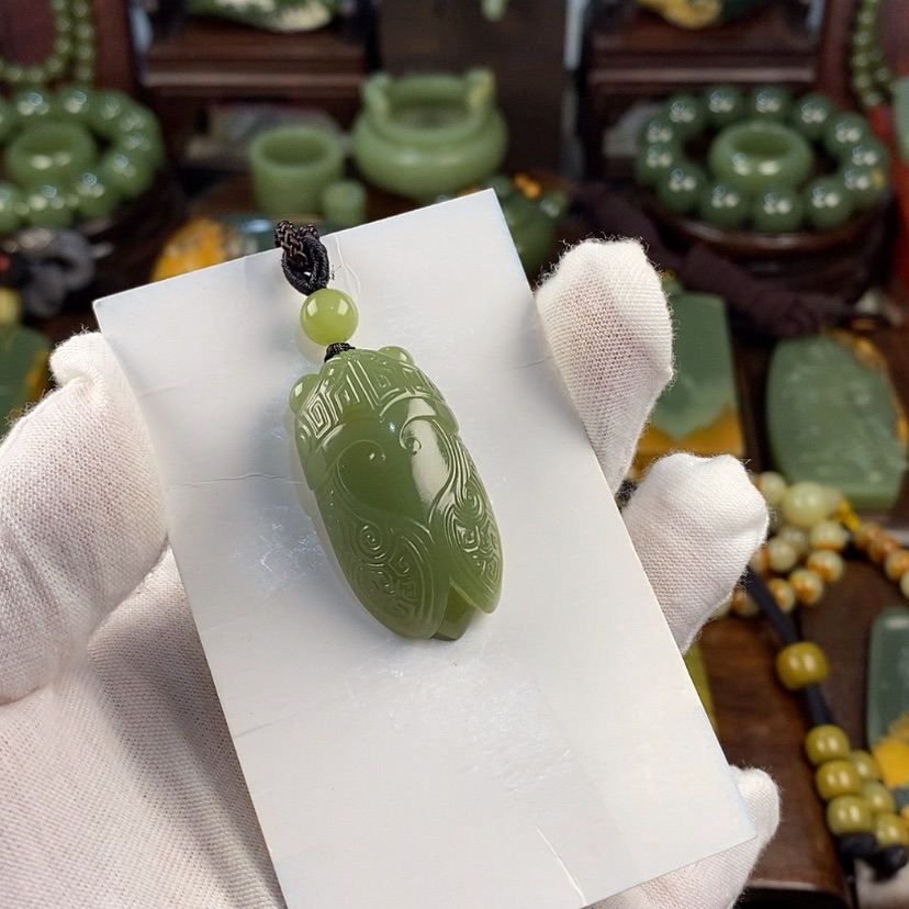 【闪购商品】岫岩老玉（透闪石质玉）颈饰未镶嵌C****m