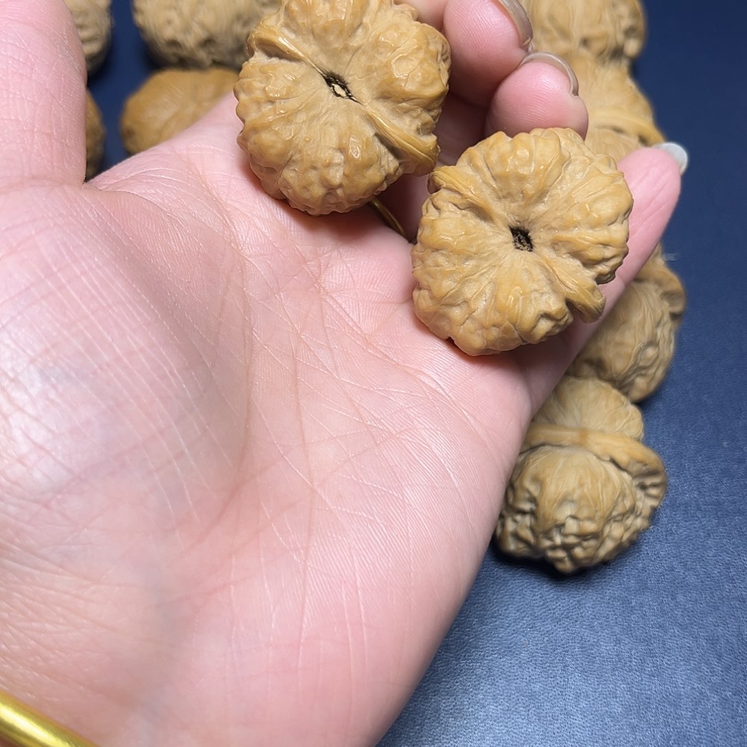 文玩核桃吊坠随*哇哇哇