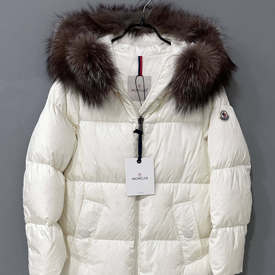未使用 MONCLER 蓝狐毛领大白熊羽绒服/0码/54506