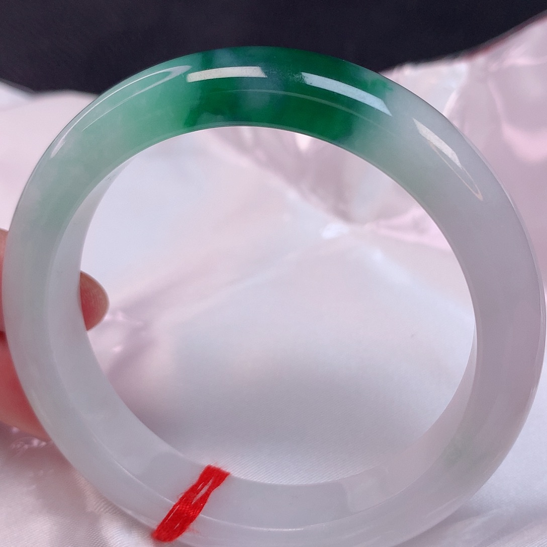 翡翠手镯未镶嵌56+ 翡翠手镯