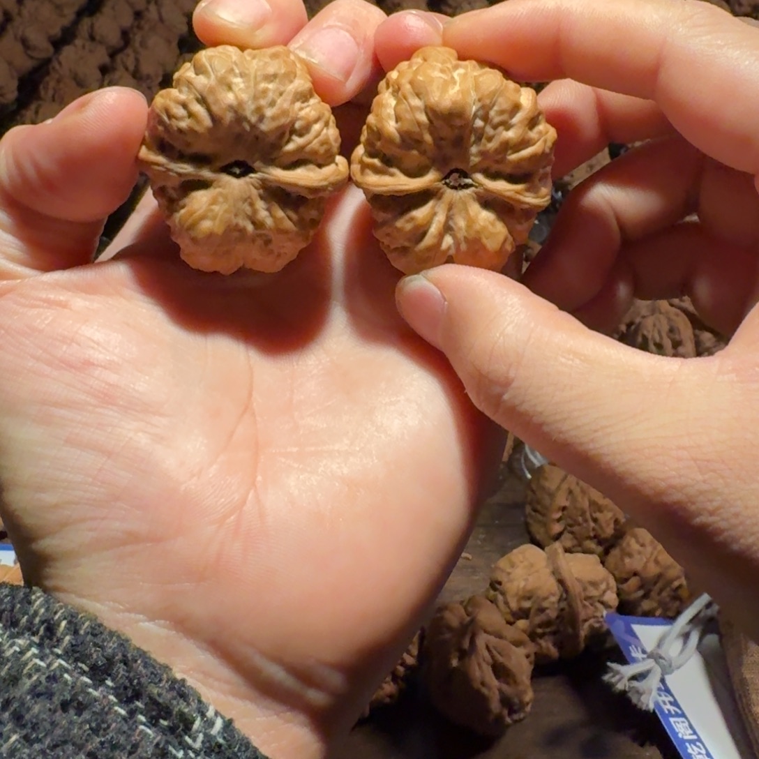 ****吊坠文玩核桃蛤蟆的眼睛是真的好看啊我的天