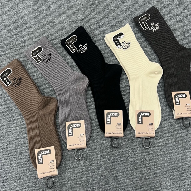 冬季女款简约百搭保暖蓄热无骨堆堆长筒袜五双装