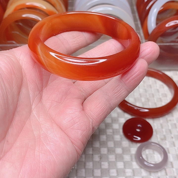 玛瑙/玉髓手镯未镶嵌