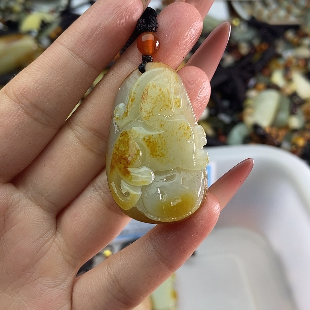 和田玉未镶嵌颈饰