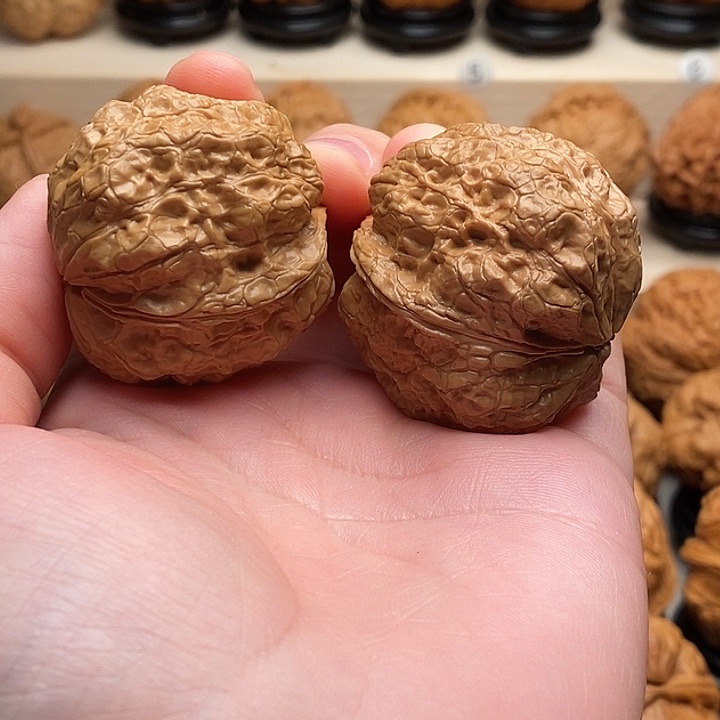 文玩核桃把件18唐狮铁蛤蟆