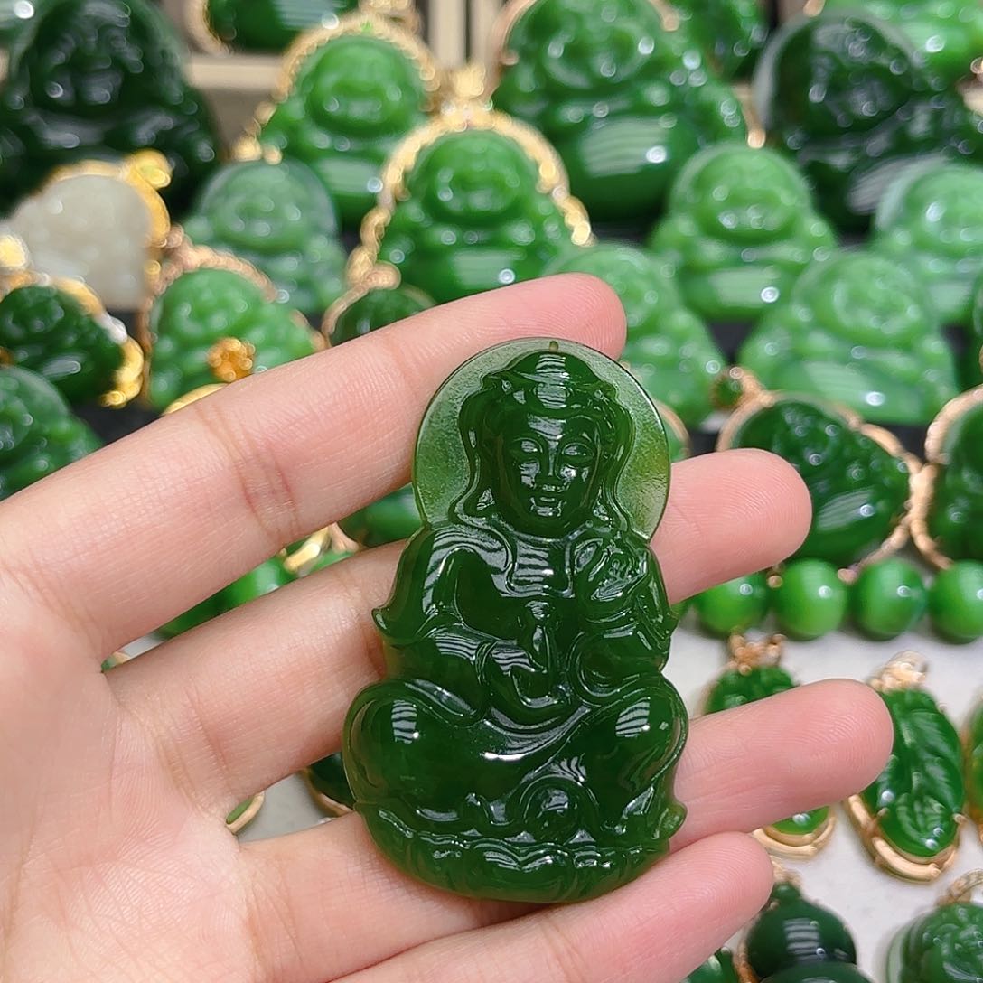 和田玉（碧玉）颈饰未镶嵌