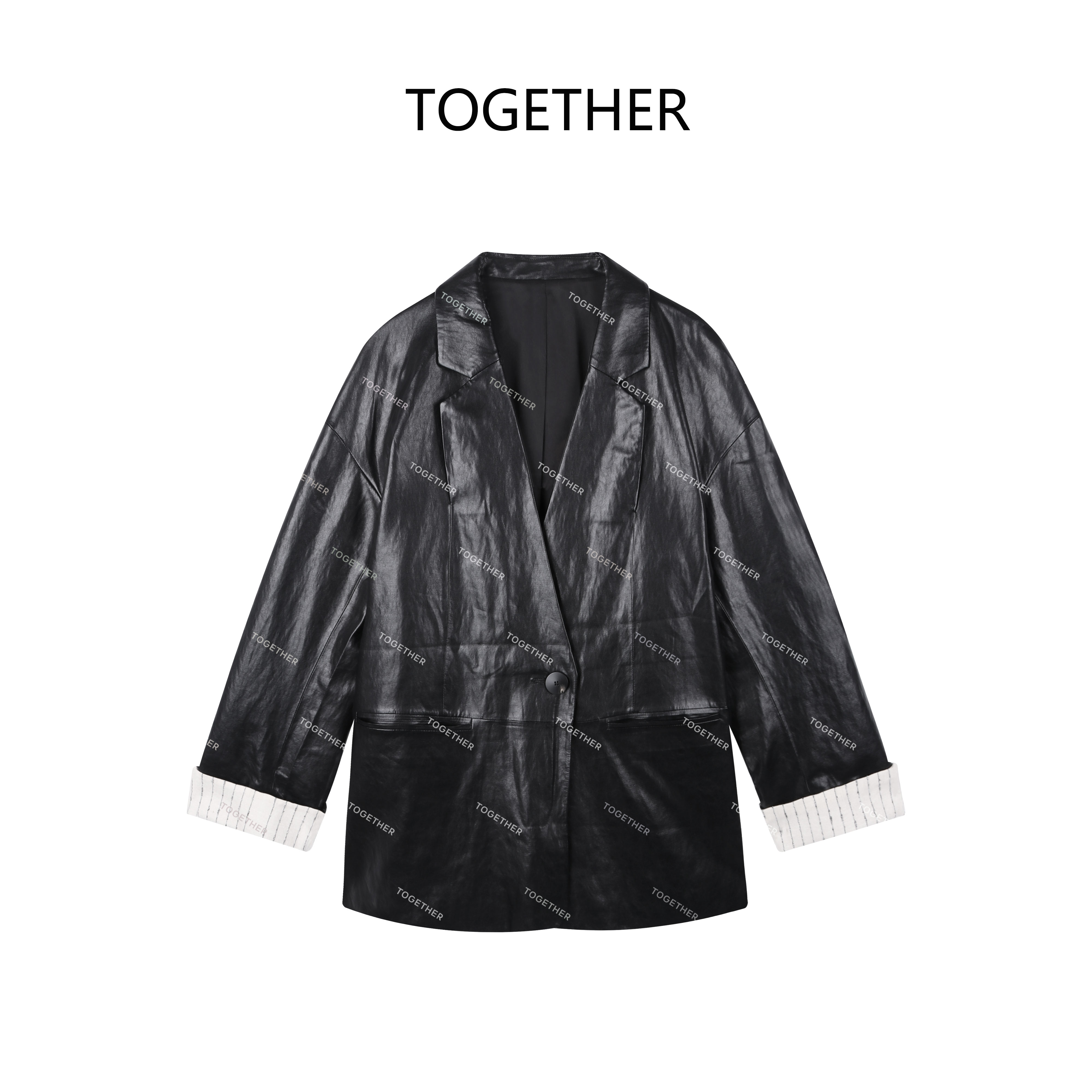 【TOGETHER】· 暗格· 2025秋季翻领条纹袖宽松高级感皮衣外套532019