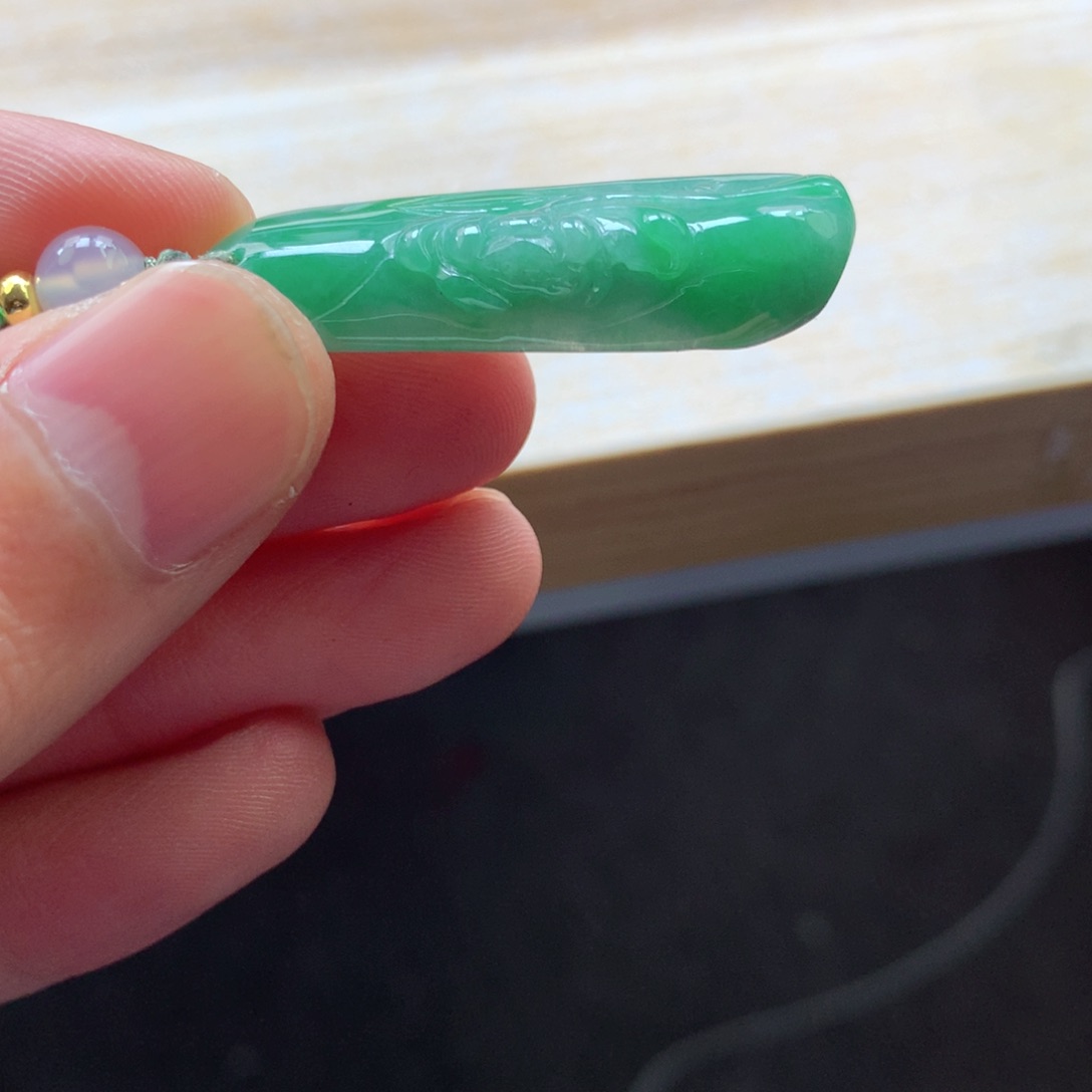 翡翠颈饰未镶嵌吊坠