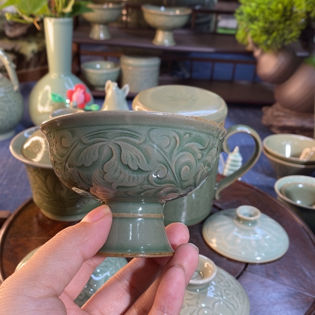 灵芝纹高足杯1只。。。。。。