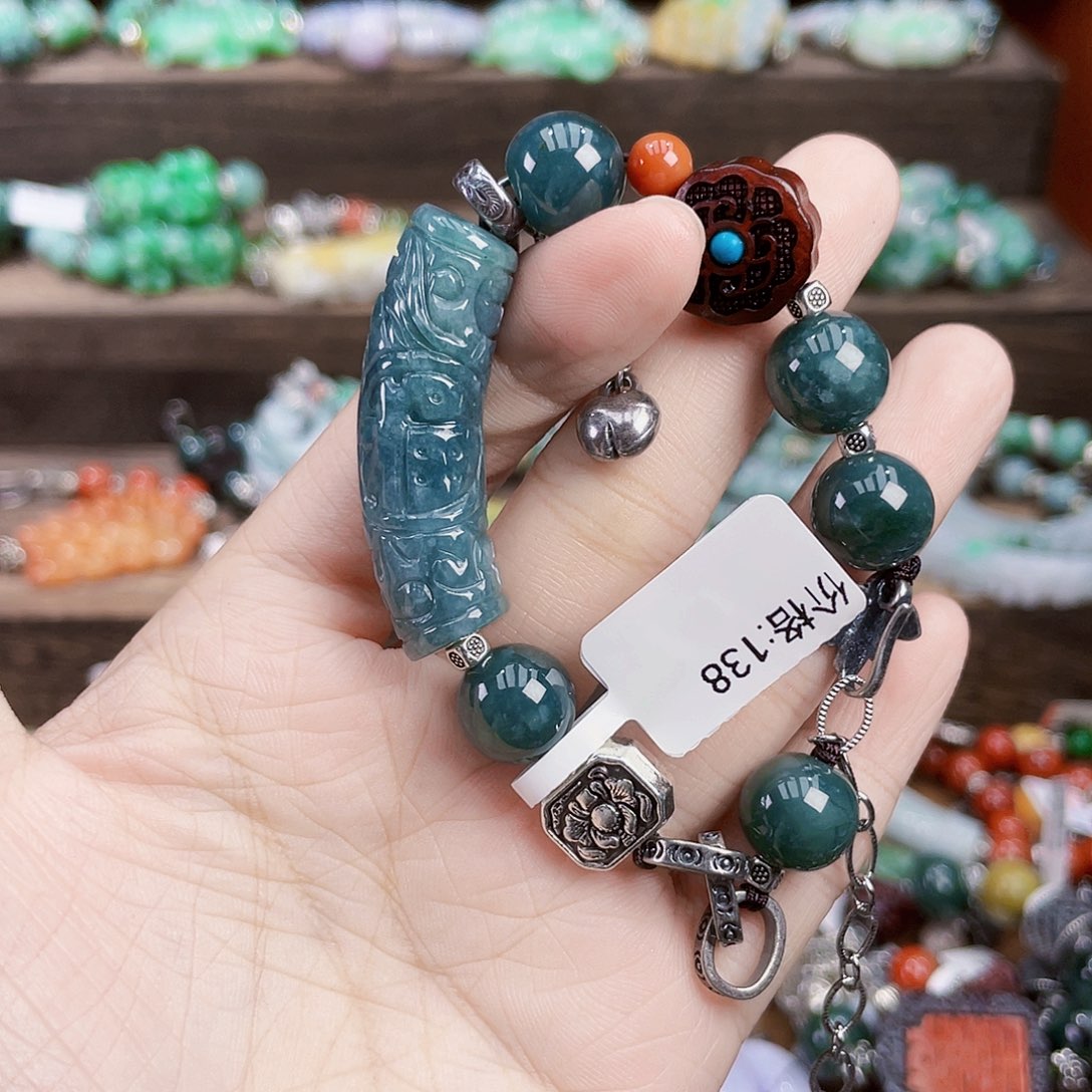 娜***娜未镶嵌手链翡翠手链