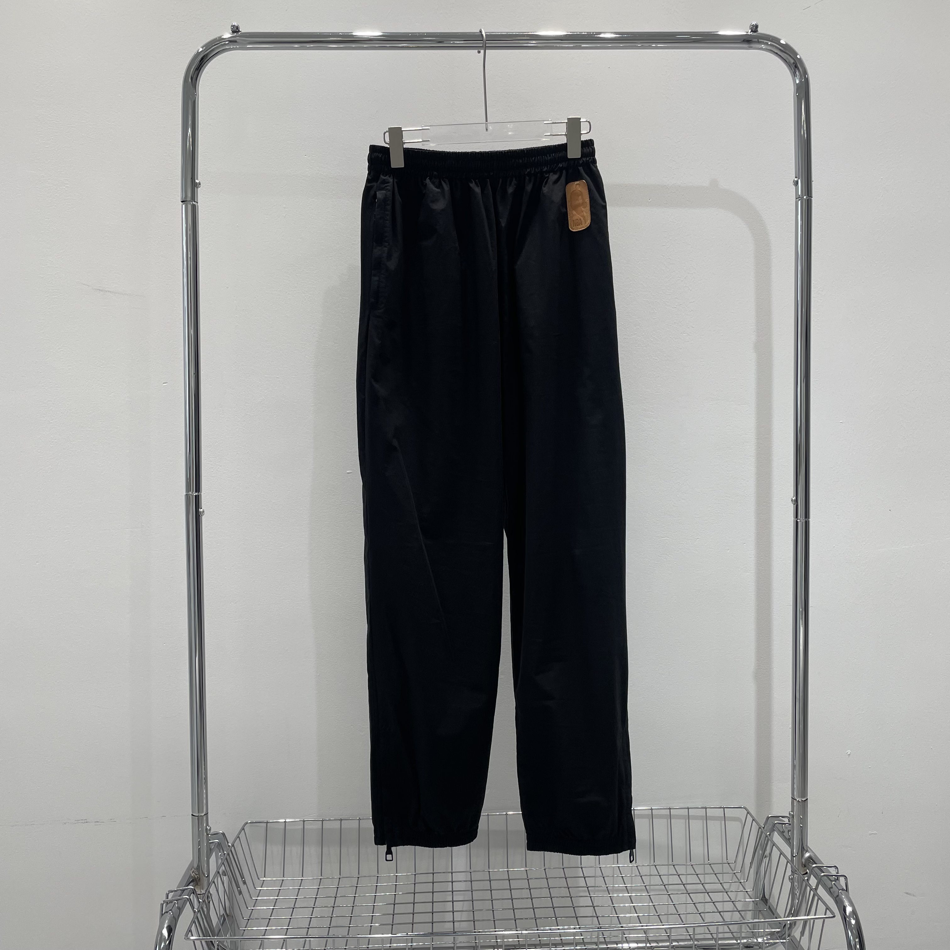 全新未使用 LouisVuitton/路易威登 nba黑色长裤 yy00895 尺码s