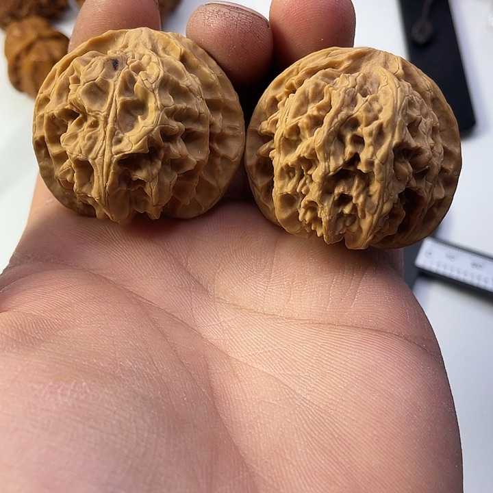 文玩核桃吊坠5苹果44尺寸差