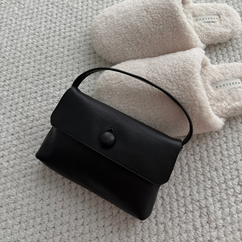 【rarer rarer】25AW冬季R0W风‌Masoni胎牛皮纽扣手提包 2508045