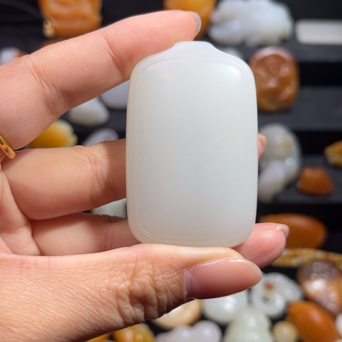 和田玉颈饰未镶嵌金***哥