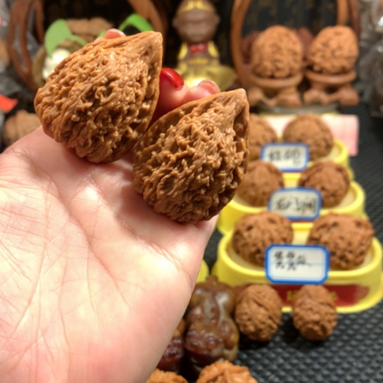 文玩核桃把件塔尖