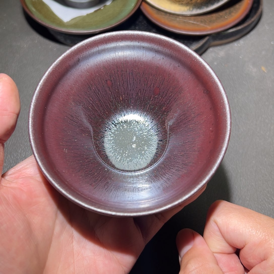 茶盏我是说不出来什么滋味呢吧