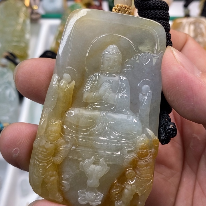 和***友翡翠未镶嵌颈饰未