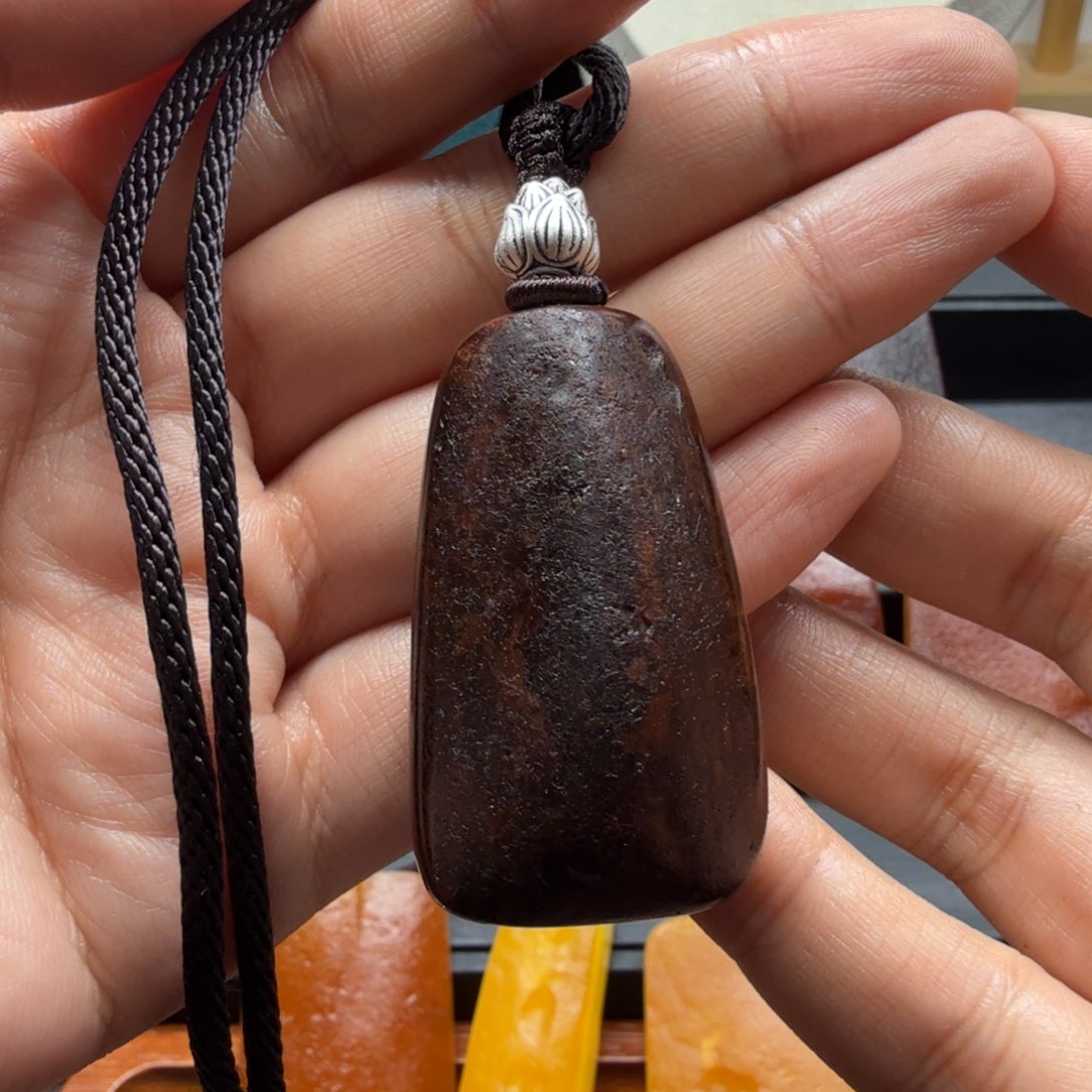 琥珀吊坠(赠链)未镶嵌