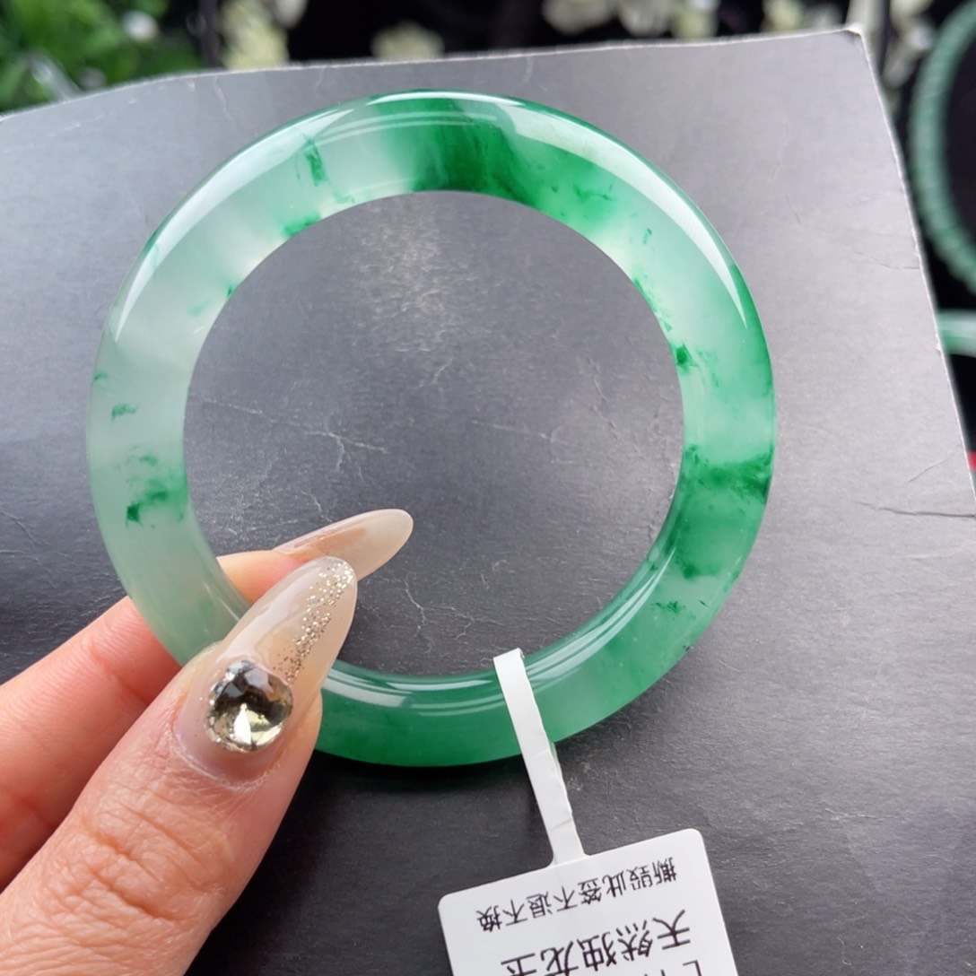 石英质玉手镯未镶嵌范*心