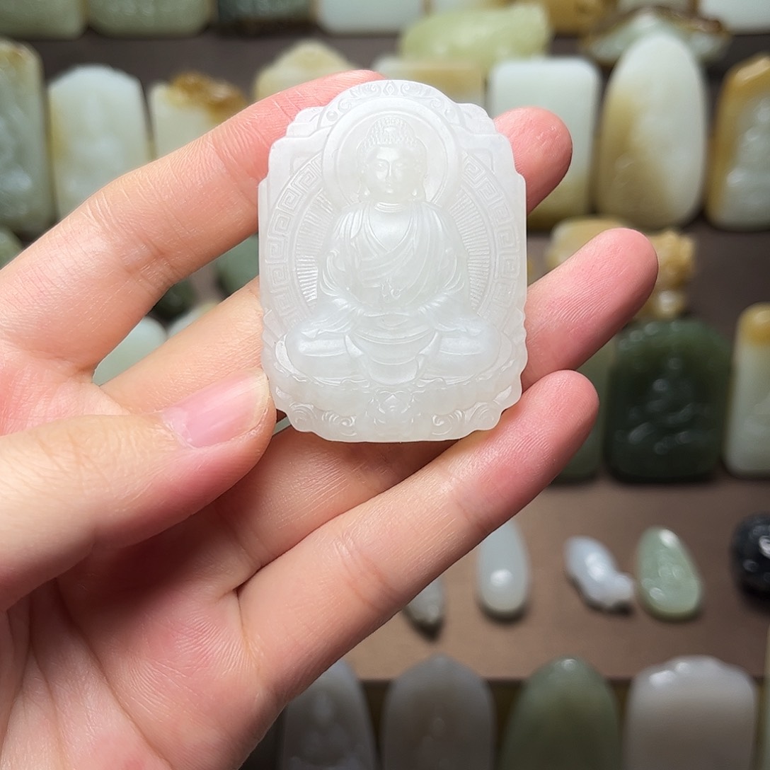 和田玉颈饰未镶嵌哎****哦