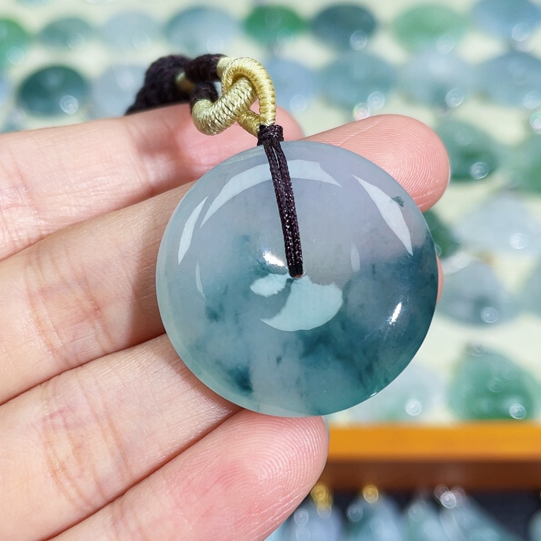 翡翠颈饰未镶嵌吊坠