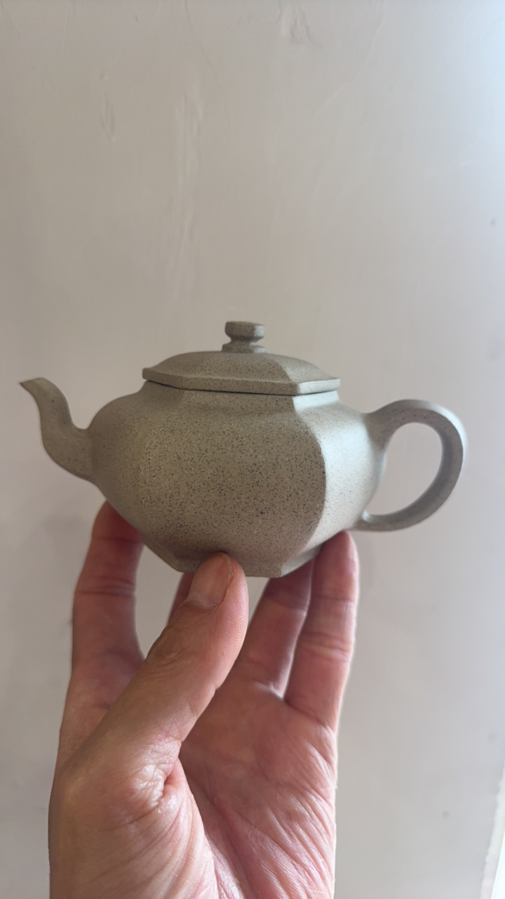 宜兴紫砂壶青灰段六方2 0 0 c c
