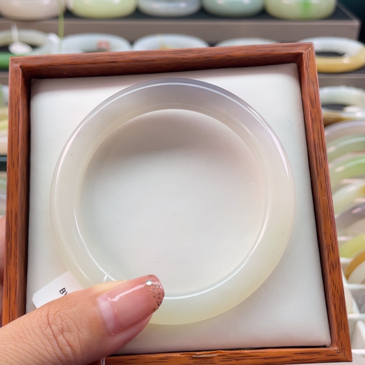 【闪购商品】和田玉手镯未镶嵌58