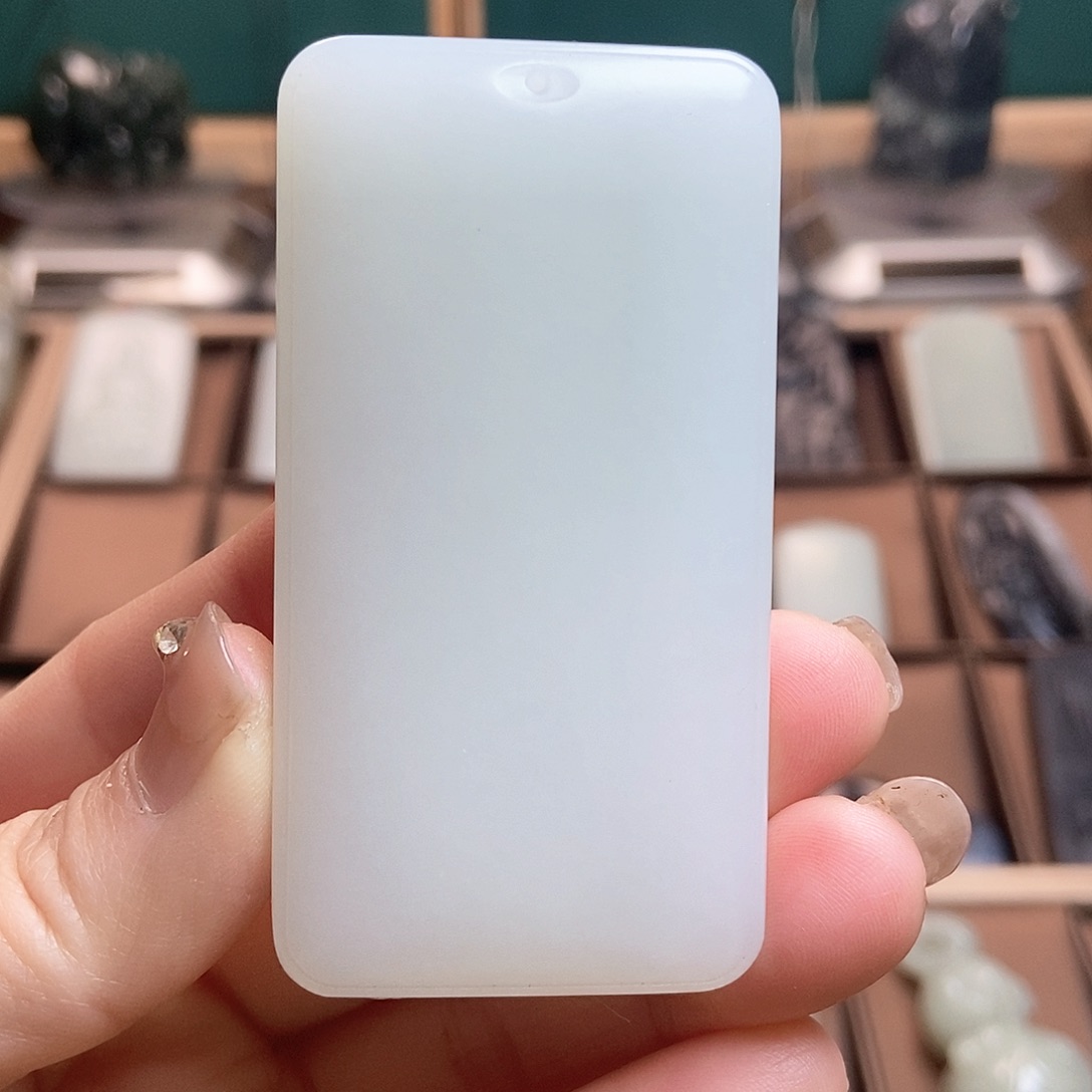 和田玉（糖玉）颈饰未镶嵌