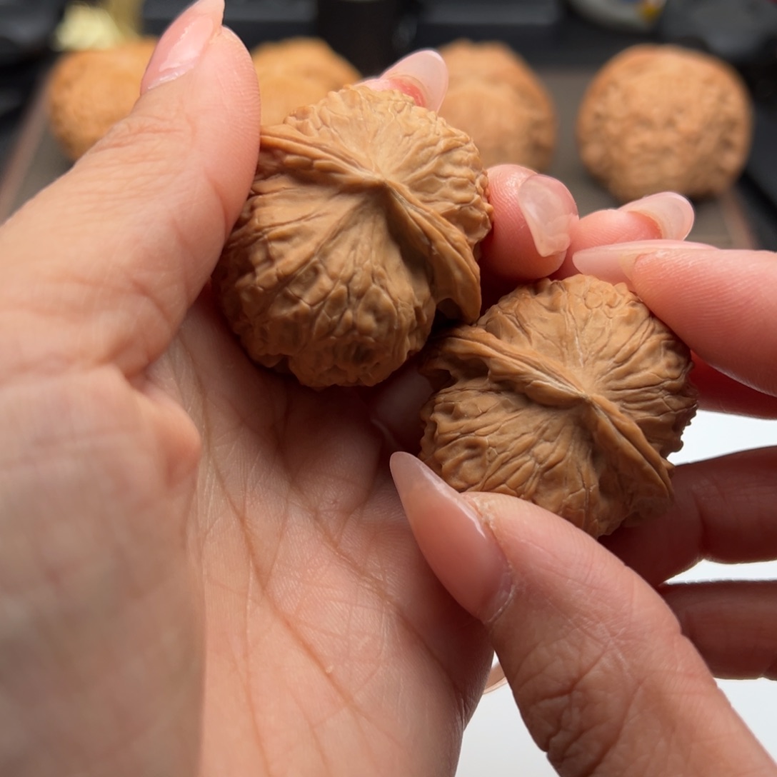 文玩核桃把件金鼎元宝