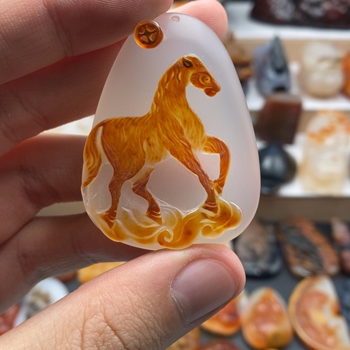 玛瑙/玉髓未镶嵌珠宝奇石