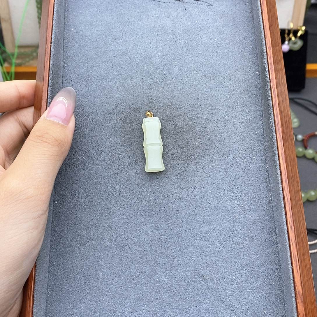 和田玉18K金镶嵌吊坠(不含链)