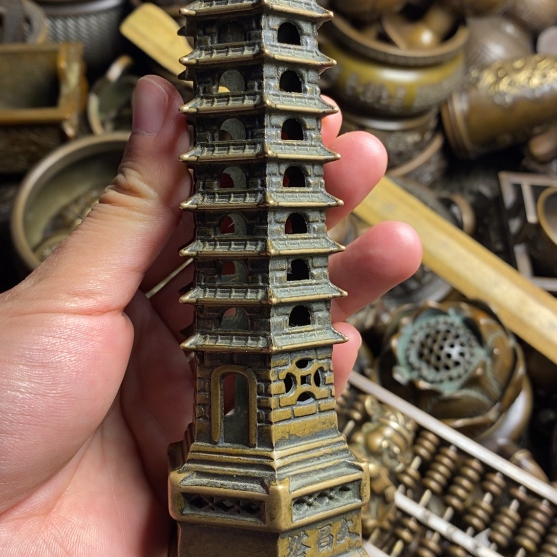 精美铜器做工精良