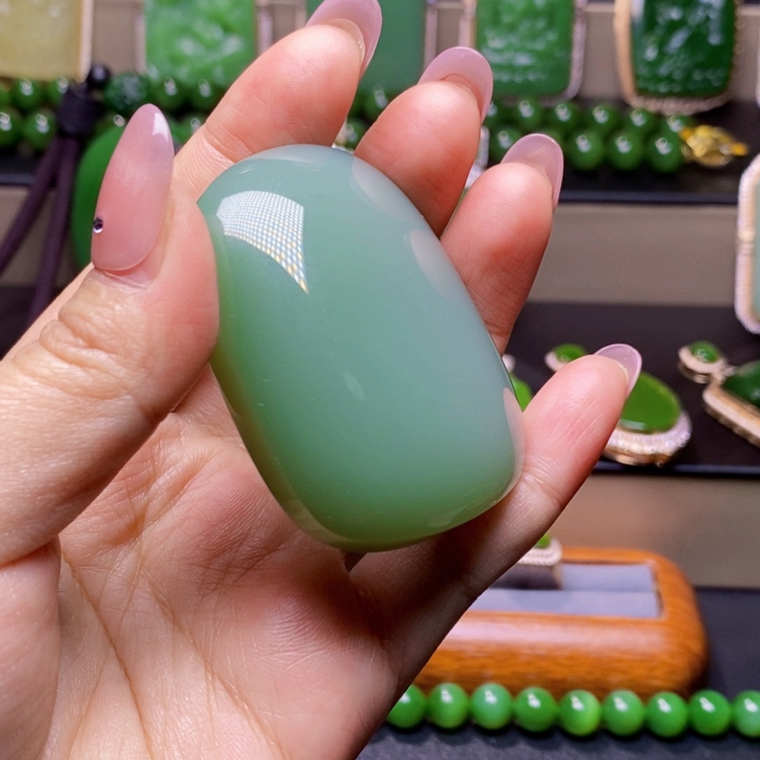 夏****和田玉未镶嵌挂件