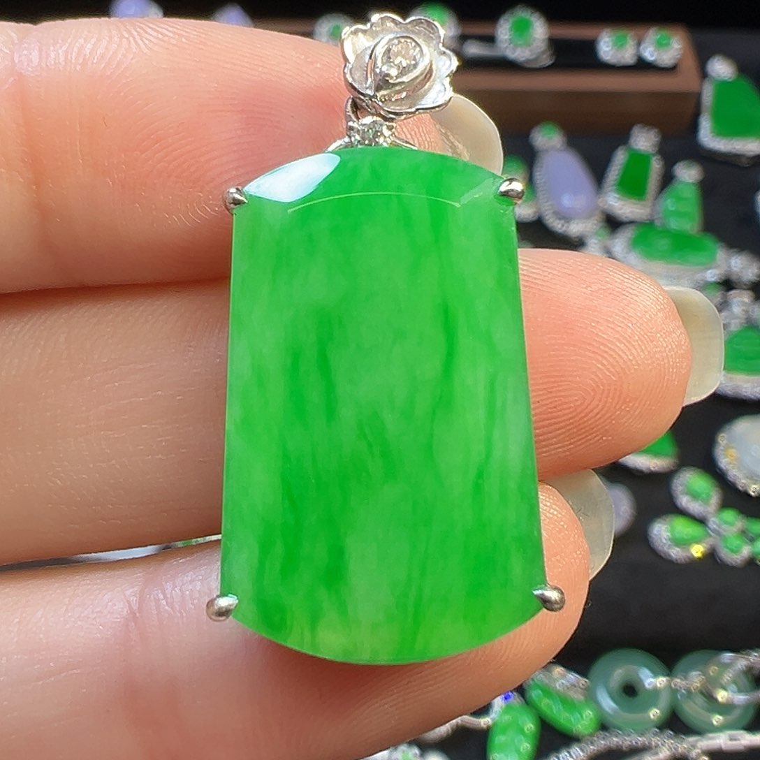 翡翠颈饰18K金镶嵌收货48小时鉴赏期