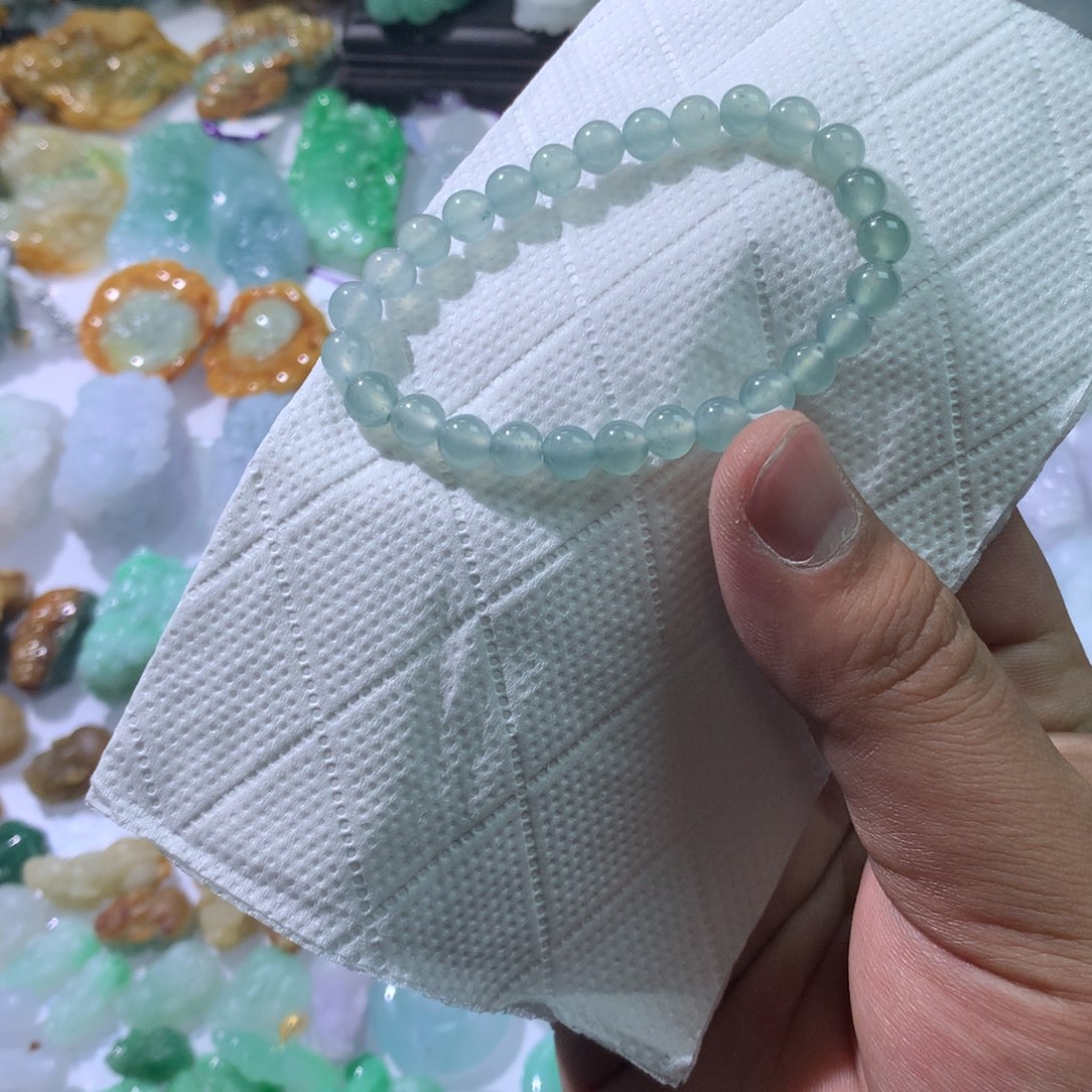 翡翠颈饰未镶嵌天然