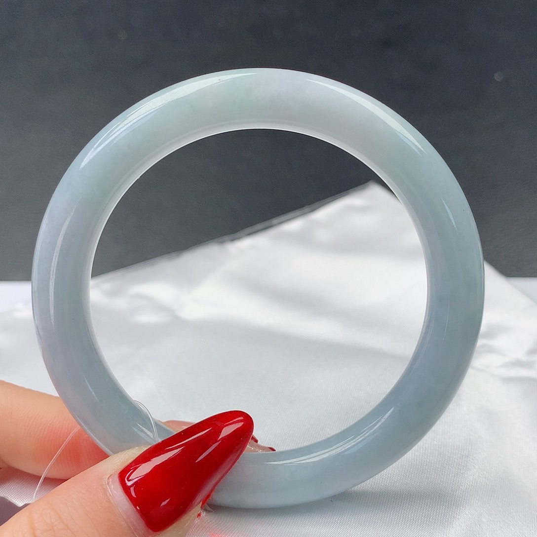 翡翠手镯未镶嵌0109圆55