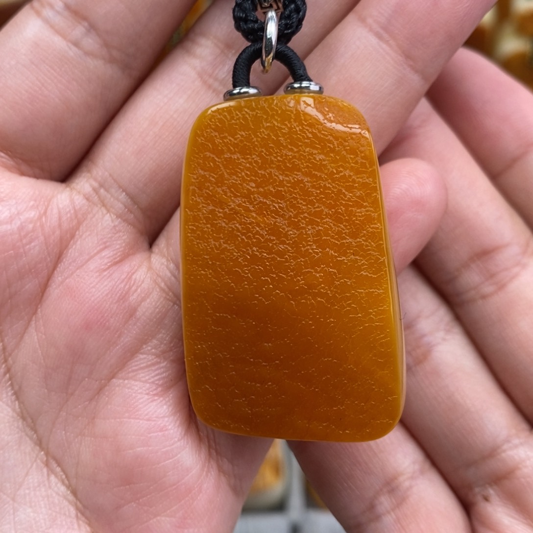 琥珀吊坠(赠链)未镶嵌
