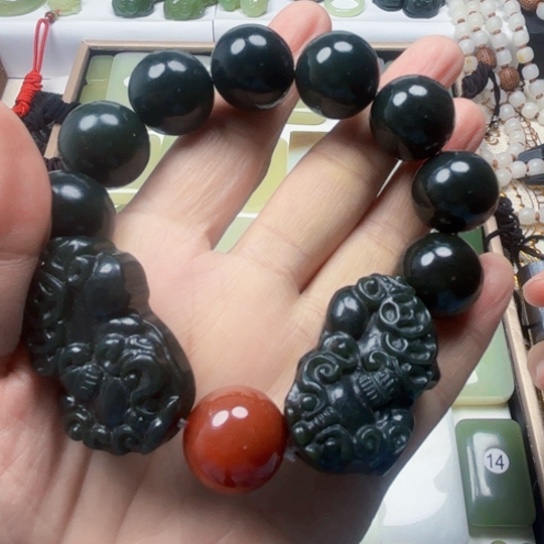 和田玉颈饰未镶嵌