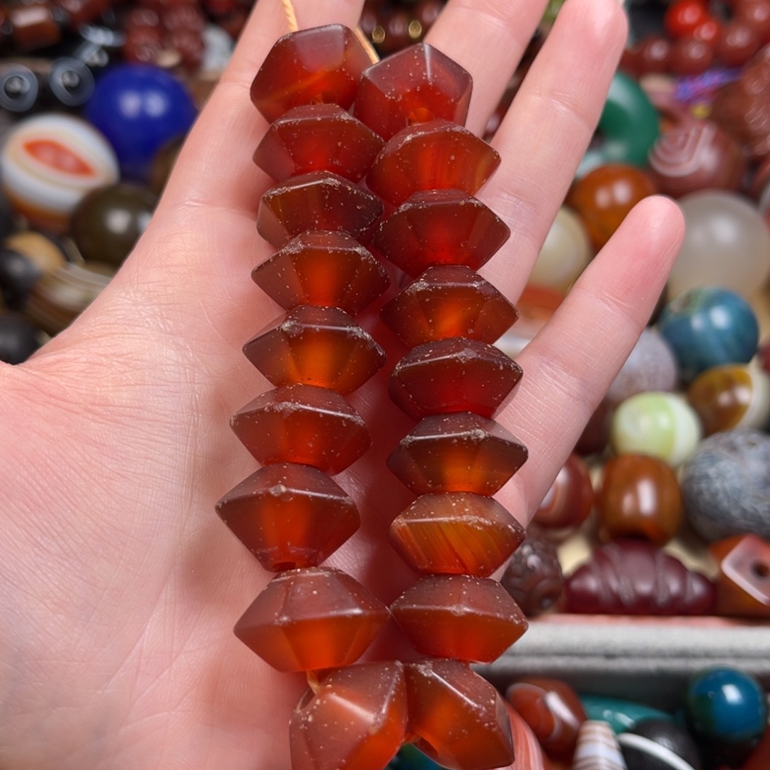 玛瑙/玉髓颈饰未镶嵌